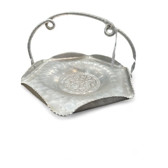 Silver tone BSb Handmade Norway Cromwell Aluminium Decorative Baskets Set of 2 - Picture 5 of 8